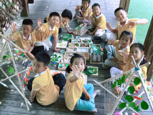 免费学前教育多数采纳循序渐进的方法逐渐扩展受益对象范围