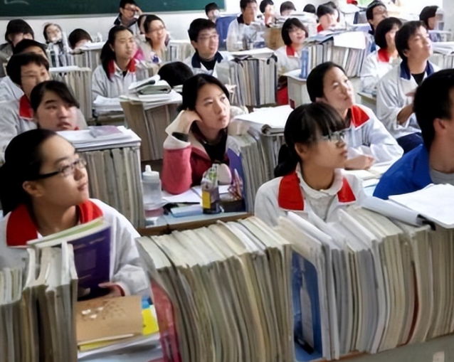 曾经上课得轮番运用设备现在每个班级都能同步展开试验